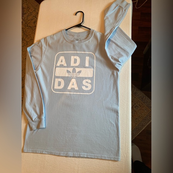 Women’s Adidas long sleeve baby blue trefoil top Size medium new w/o tags - Picture 3 of 8